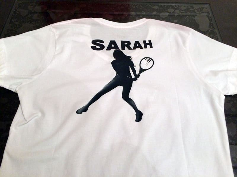 t-shirt tennis personnalisé prénom sarah silhouette caméo portrait flex