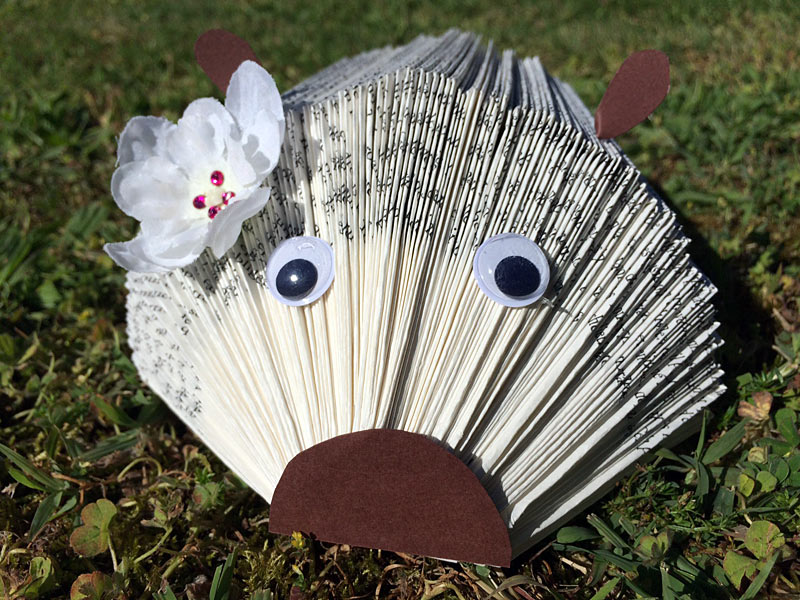 hérisson porte papiers livre photo tuto tutoriel comment fairetuto hérisson livre papier porte document photo diy scrapbooking hedgehog