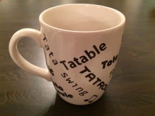Personnaliser une tasse ou un mug avec du vinyle