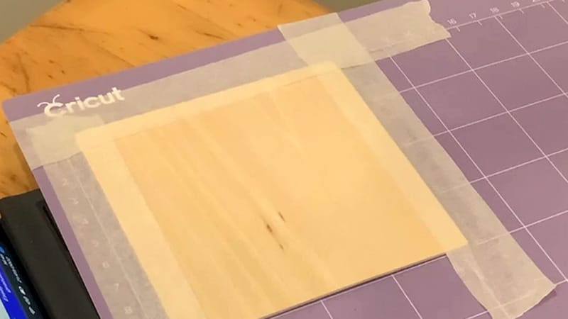 tuto découpe bois cricut maker tapis violet adhérence forte